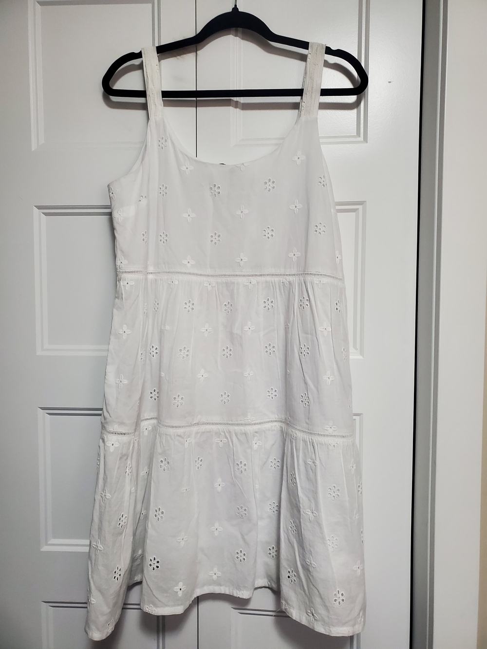 Tribal White Eyelet Tiered Sundress Sleeveless Floral Embroidery M